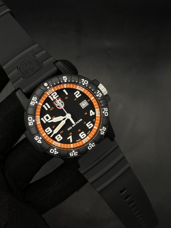 LUMINOX