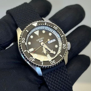 Seiko 5 Sports